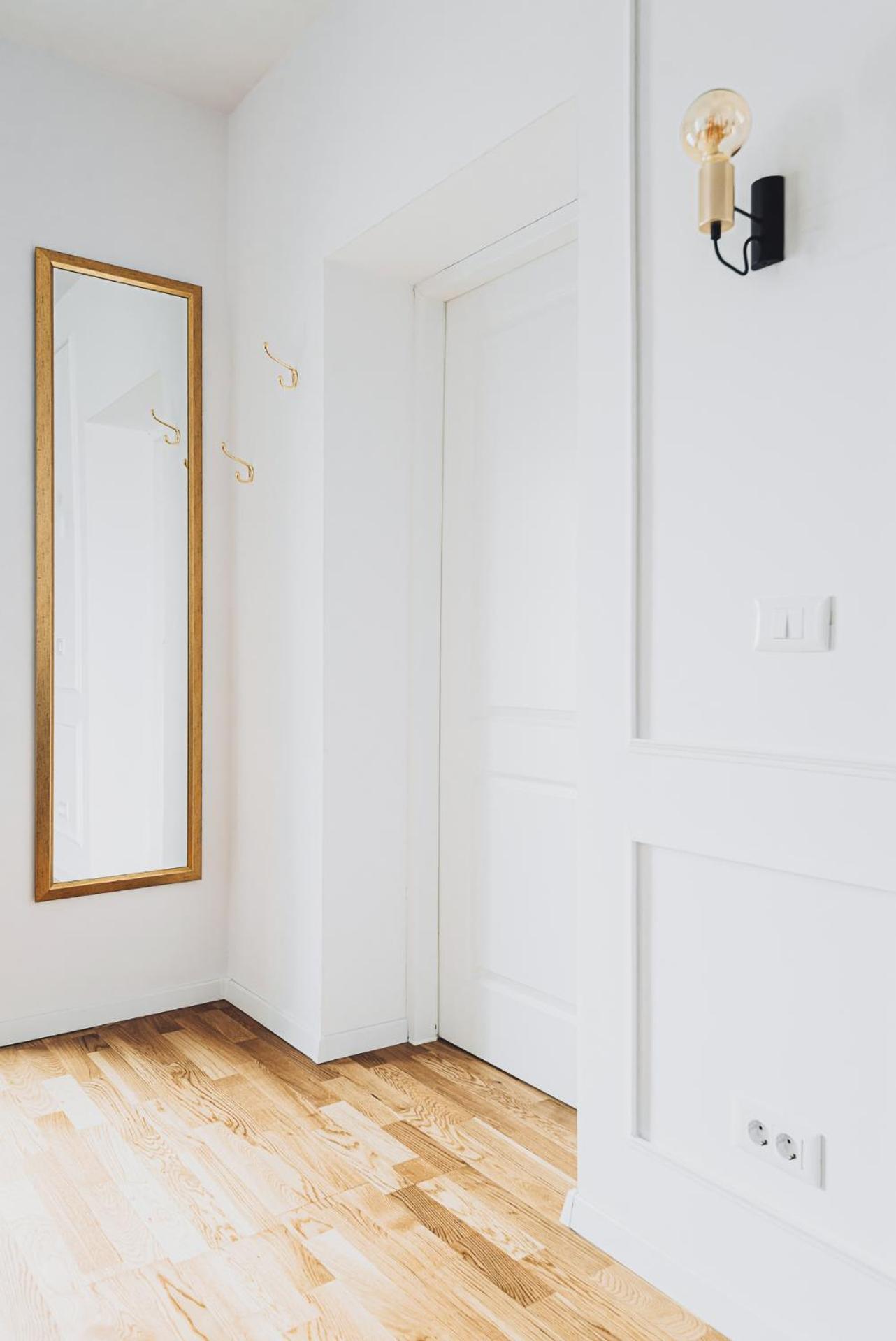 Voya - A Luxury Oasis In The Old Town Apartamento Braşov
