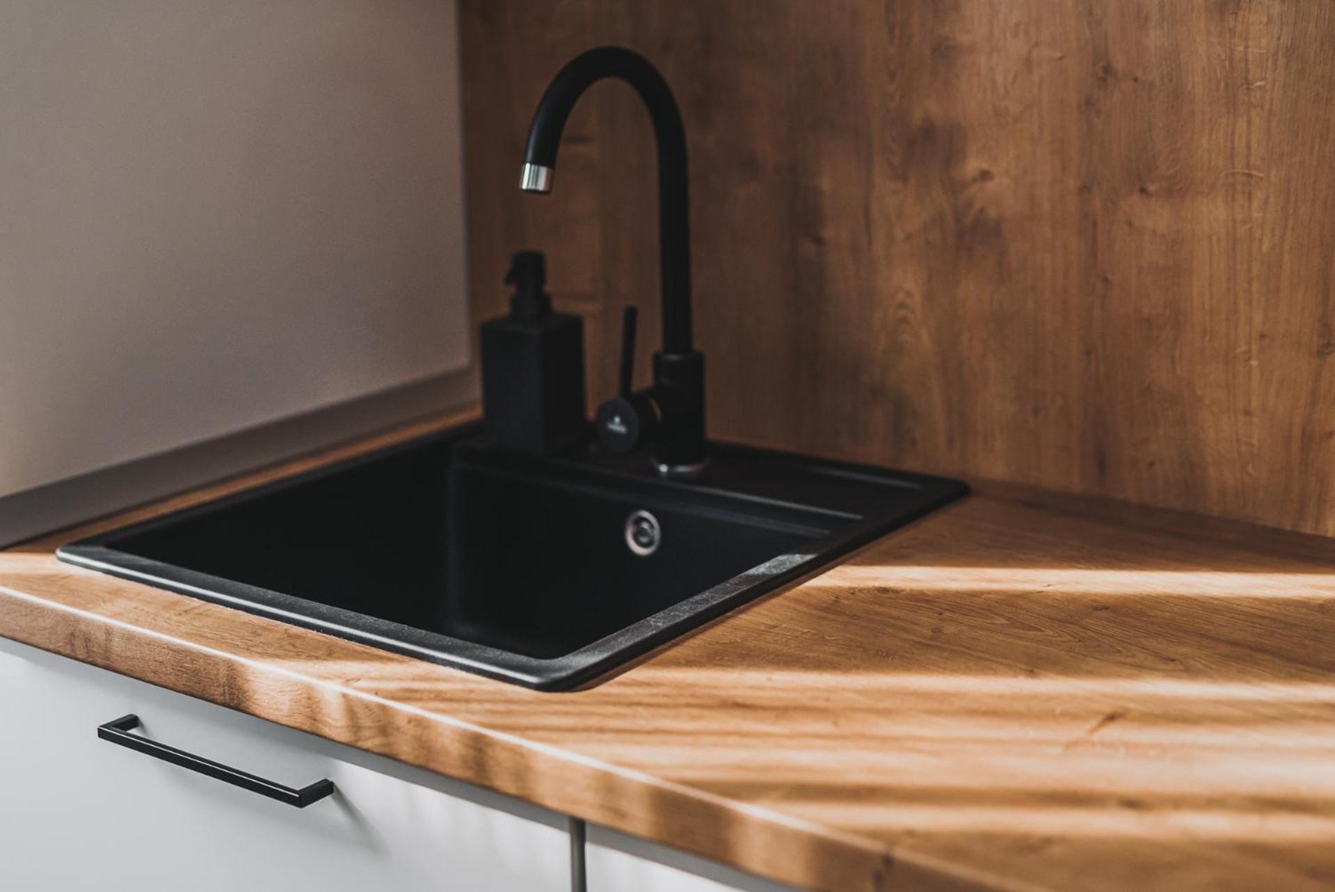 Voya - A Luxury Oasis In The Old Town Apartamento Braşov