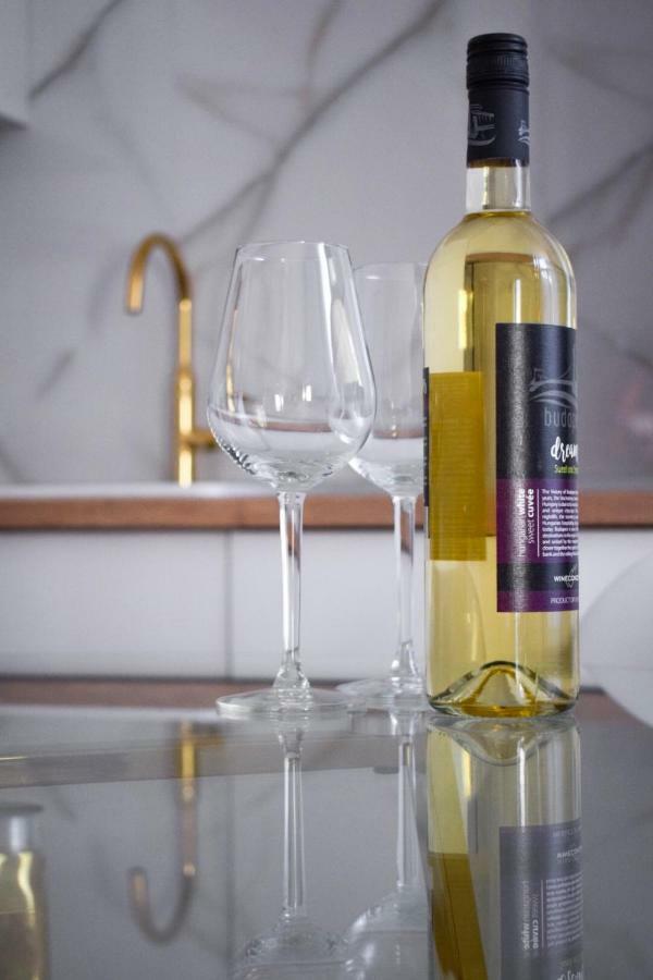 Voya - A Luxury Oasis In The Old Town Apartamento