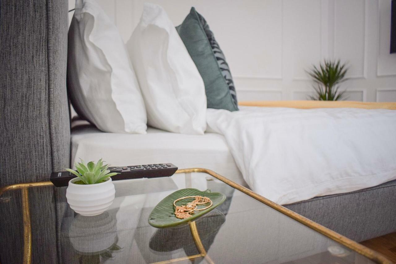 Voya - A Luxury Oasis In The Old Town * Braşov